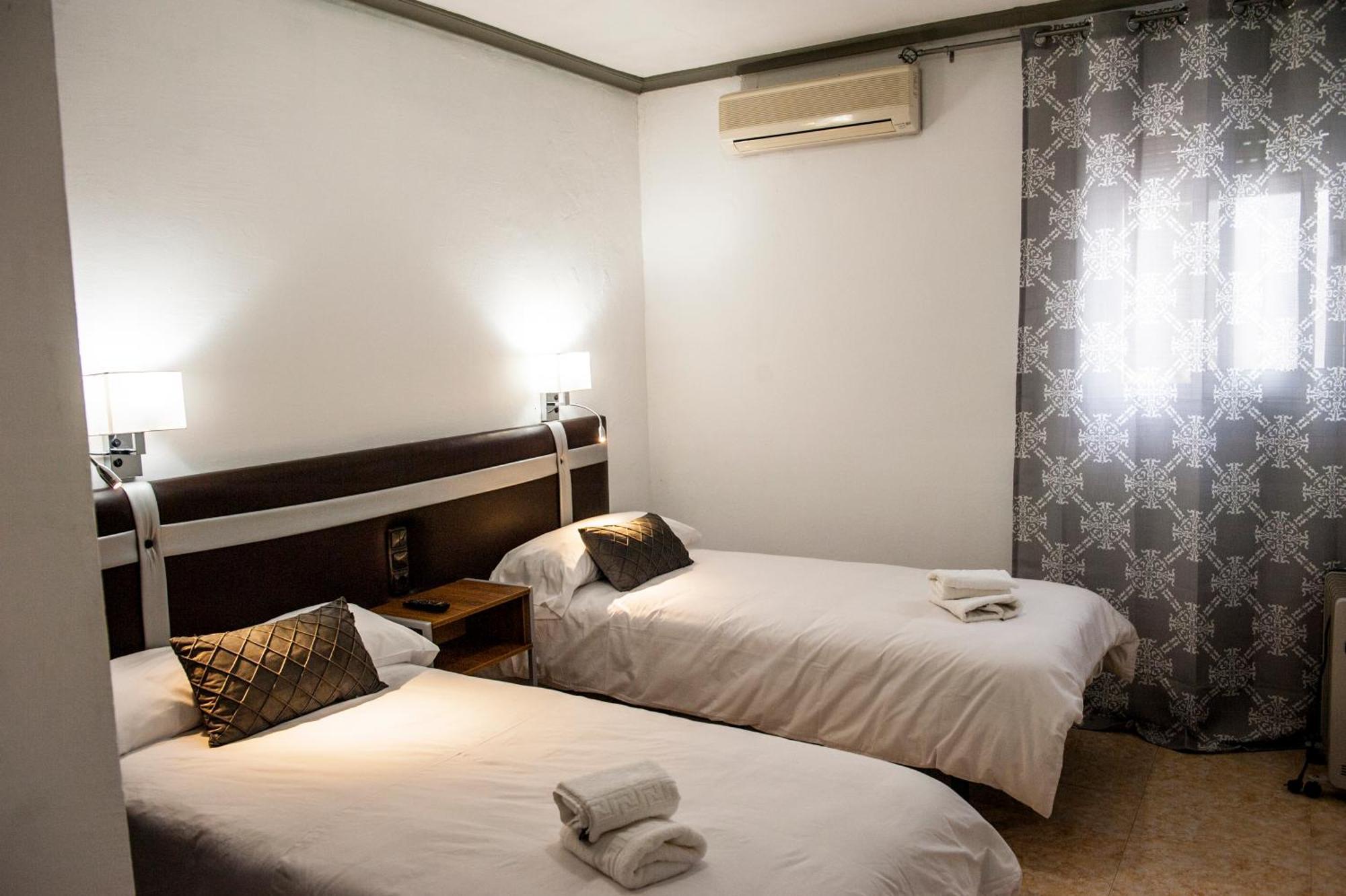 Hostal Las Palomas Lucena Extérieur photo