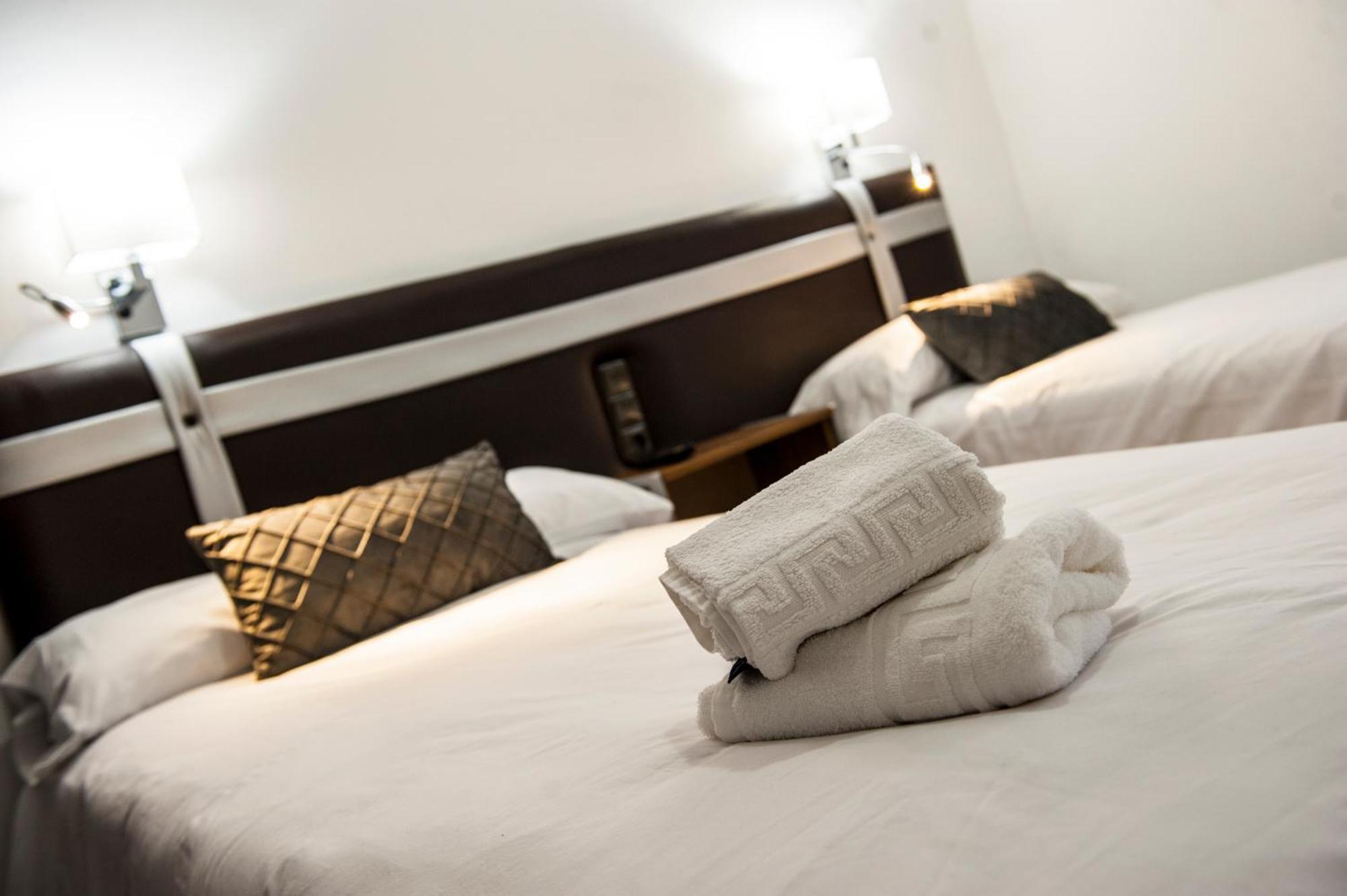 Hostal Las Palomas Lucena Extérieur photo